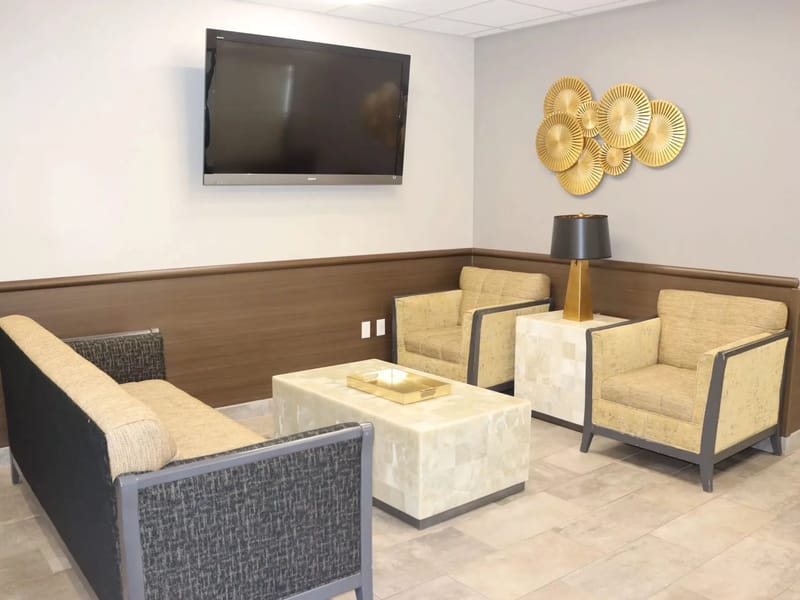 Cypress Garden Center for Nursing and Rehabilitation — Nursing Home, Flushing, NY · photo 3