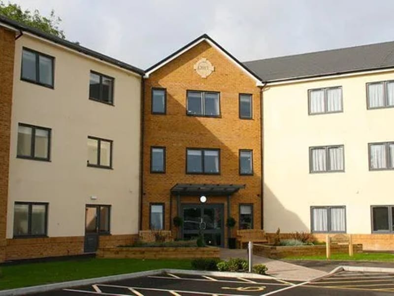 Oakview Lodge - Nursing Home in Welwyn Garden City, England photo 2
