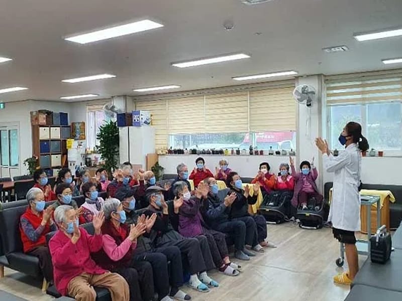 동행노인주간보호센터 - 주간보호 in 수원시, 경기도 photo 1