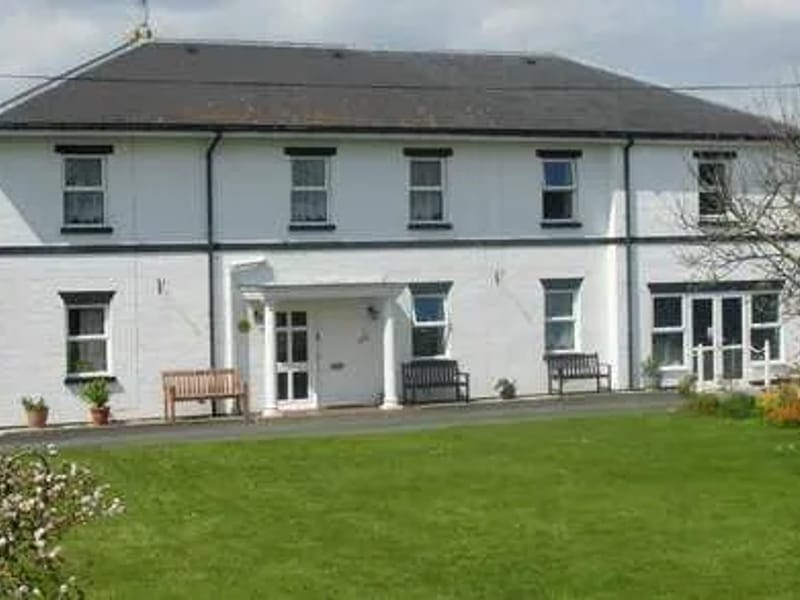 Knightsbridge Lodge in Cheltenham, England photo 1