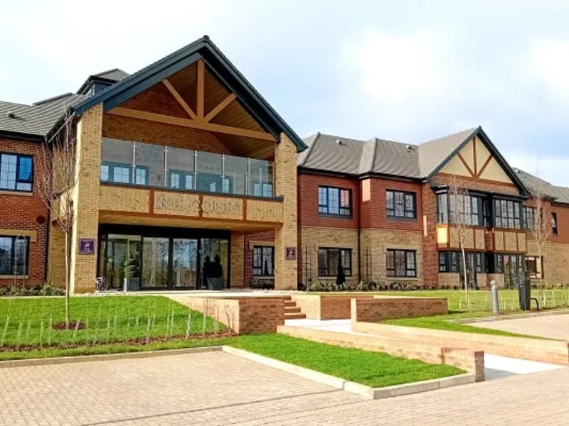 Iris Court Care Home - Nursing Home in Hitchin, England photo 2