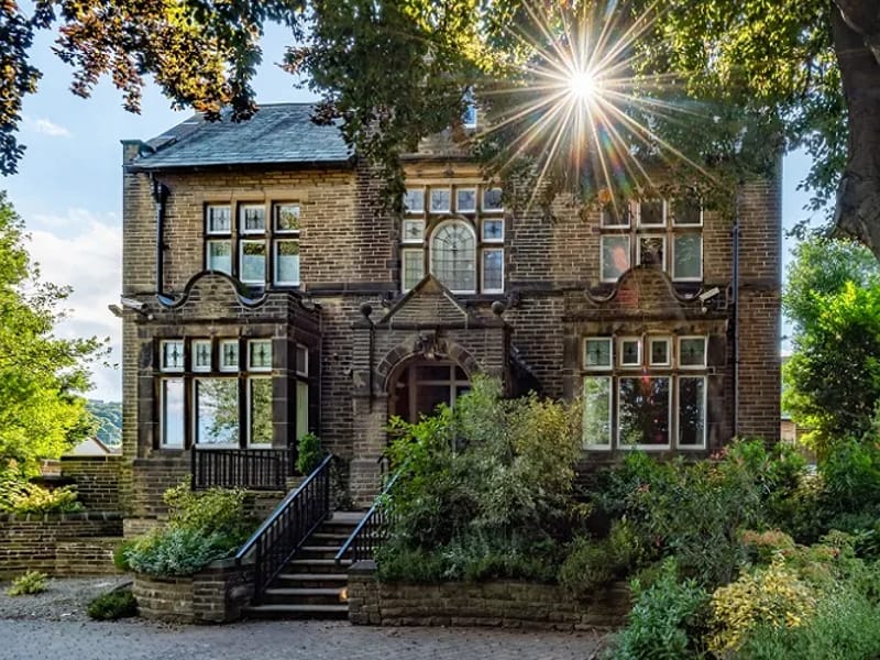 Longfield House - Nursing Home in Bradford, England photo 2