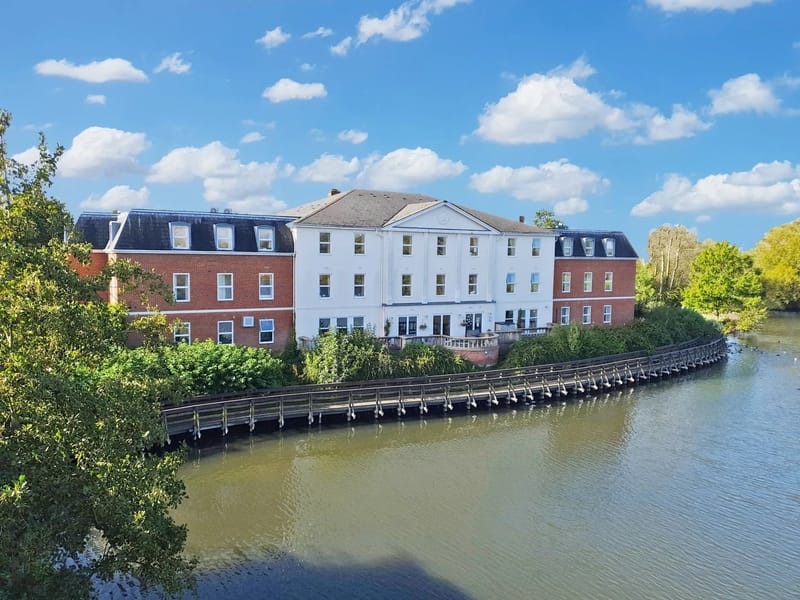 Lakeside Watermead Care Home in Aylesbury, England photo 4