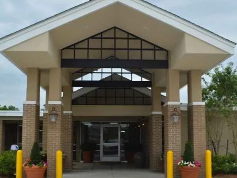 Zachary Manor Nursing and Rehabilitation Center - Nursing Home in Zachary, LA photo 1