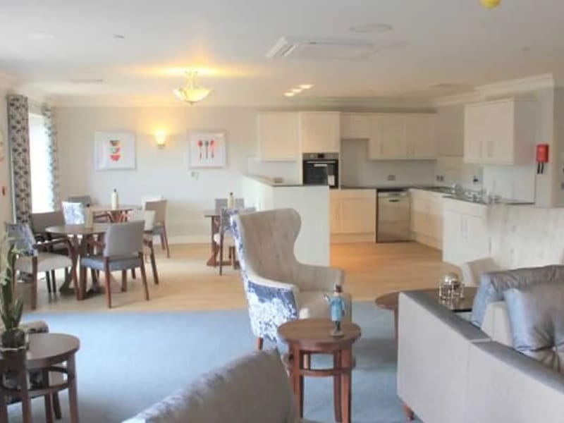 Grange-Lea Residential Care Home - Assisted Living in Paignton, England photo 3