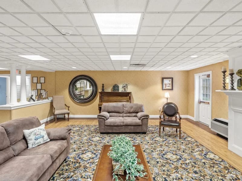 Meadowbrook Respiratory and Nursing Center - Nursing Home in Matawan, NJ photo 3