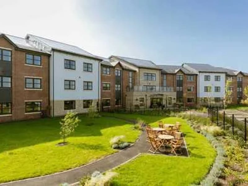 Marsh Farm Manor Care Home - Nursing Home in Swindon, England photo 1