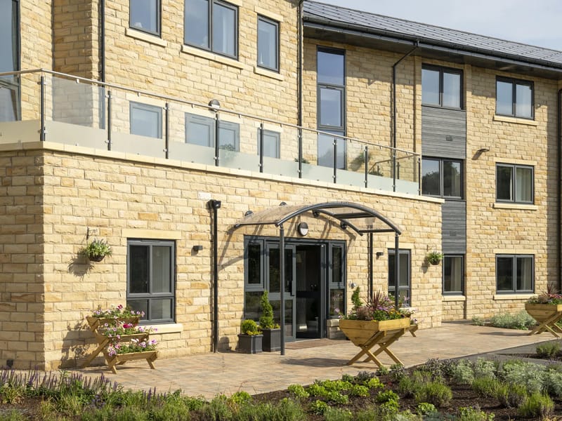 Marsh Farm Manor Care Home - Nursing Home in Swindon, England photo 3