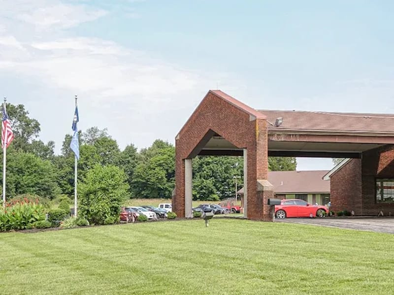 Sunrise Manor Nursing Home - Nursing Home in Hodgenville, KY photo 2