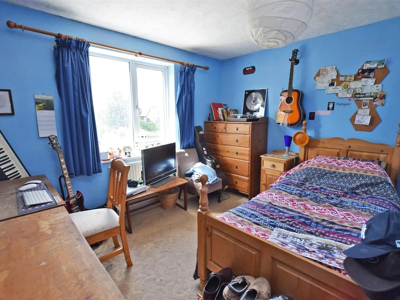 Avenues South East - 320 Hempstead Road - Assisted Living in Gillingham, England photo 3