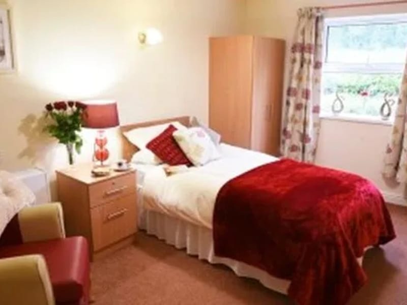 Layden Court Care Home - Assisted Living in Rotherham, England photo 2