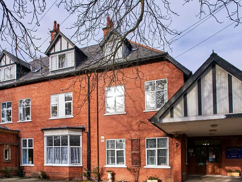 The Chestnuts Care Home - Nursing Home in Gravesend, England photo 2