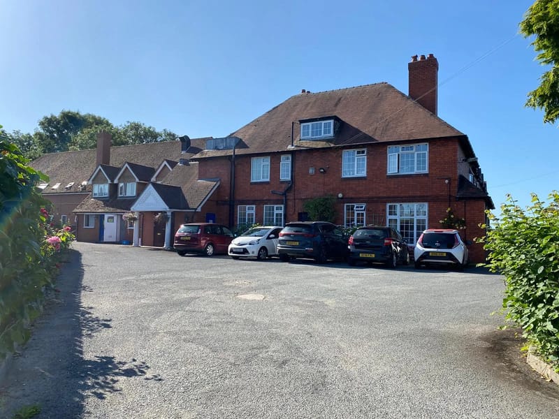 Vicarage Farm Nursing Home - Nursing Home in Hounslow, England photo 3
