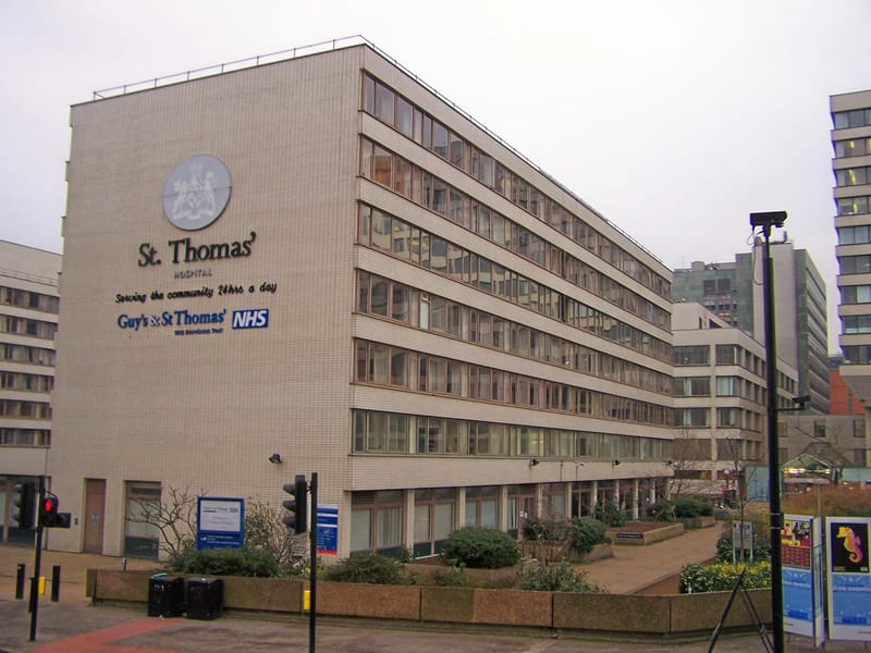 St Thomas' Hospital in London, England photo 2