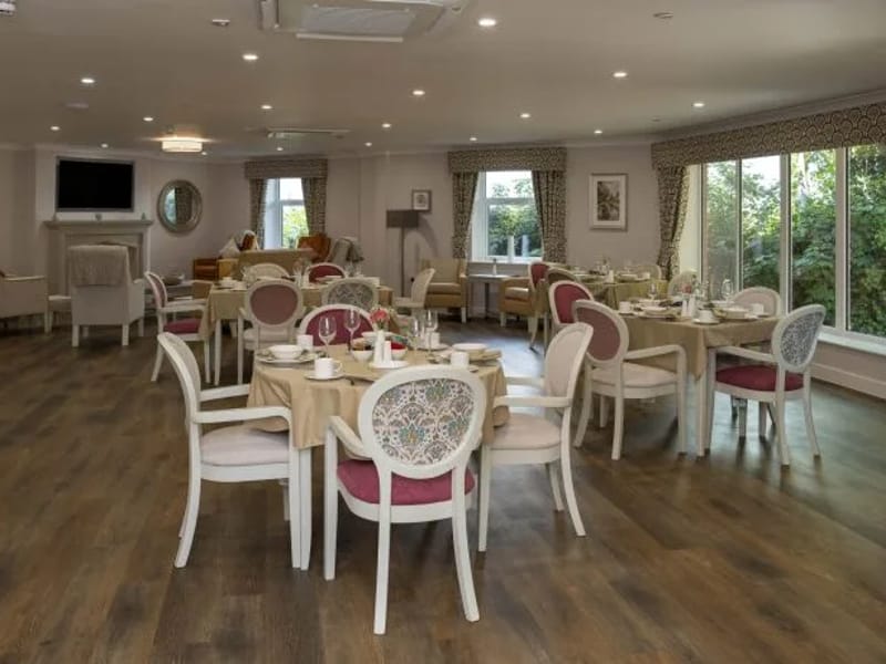 Gateford Lodge Care Home - Nursing Home in Worksop, England photo 2