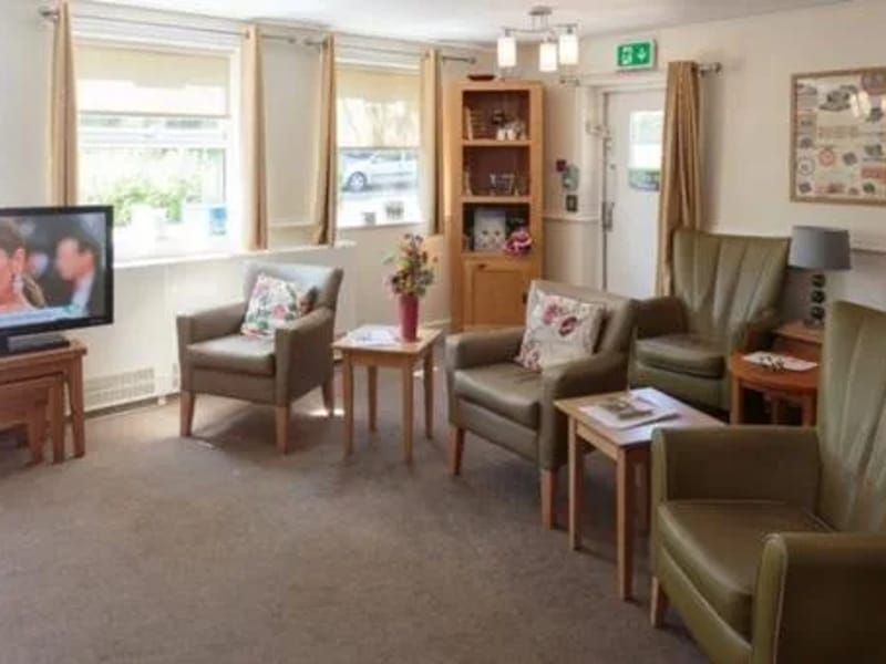 Meadway Court - Assisted Living in Stockport, England photo 2