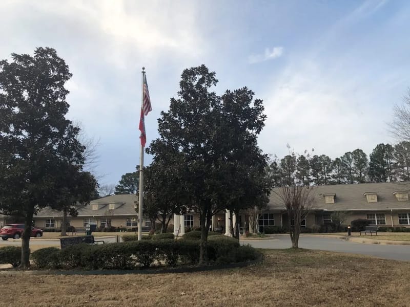 Woodland Hills Healthcare and Rehabilitation - Nursing Home in Jacksonville, AR photo 2