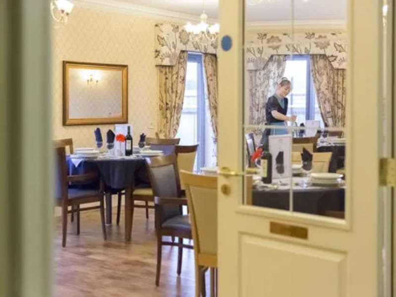 Broadway Halls Care Home - Assisted Living in Dudley, England photo 2