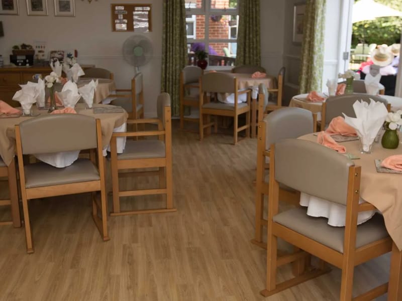Ashwood Care Centre - Nursing Home in Hayes, England photo 2