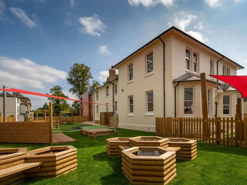 Newton Lodge - Assisted Living in Ryde, England photo 3