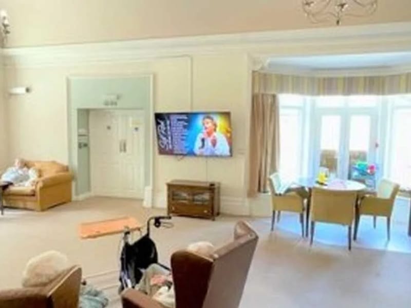 Manton Hall - Nursing Home in Oakham, England photo 2