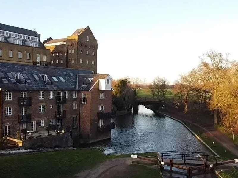 Howards Residential Home - Nursing Home in Addlestone, England photo 1