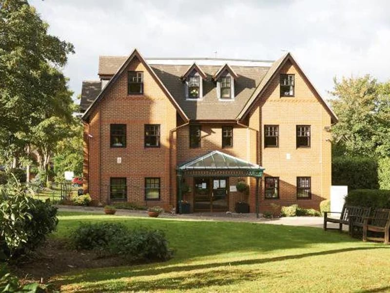 Larkland House - Nursing Home in Ascot, England photo 3