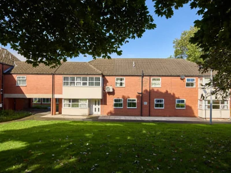 Holly Tree Lodge EMI Care Home - Nursing Home in Barnsley, England photo 2