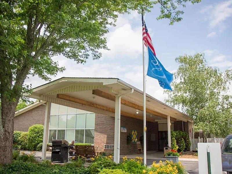 Nhc Healthcare, Sparta - Nursing Home in Sparta, TN photo 2