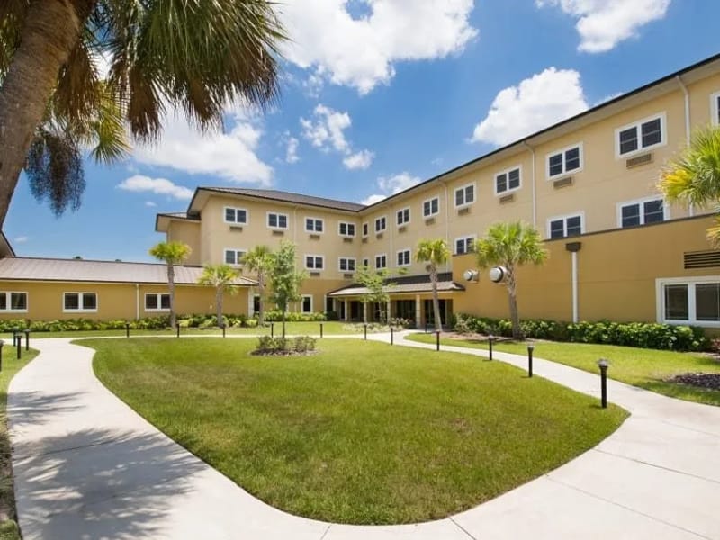 Bellatage Assisted Living - Assisted Living in Winter Haven, FL photo 3
