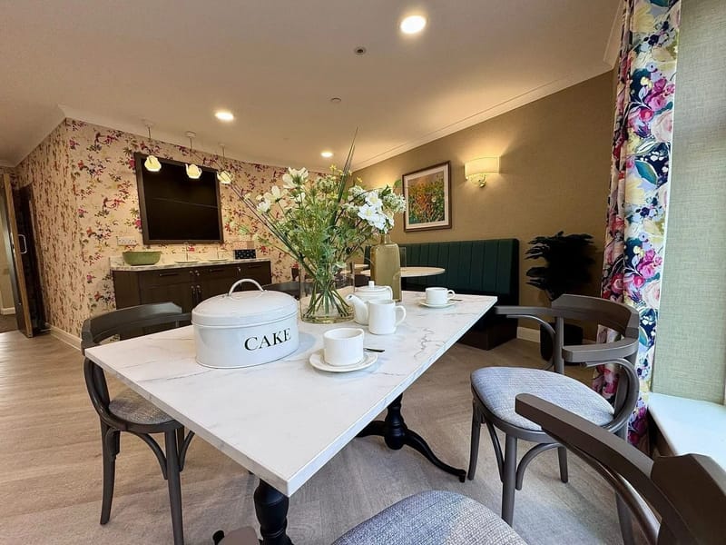 Stowe Mount Care Home - Nursing Home in Lichfield, England photo 2