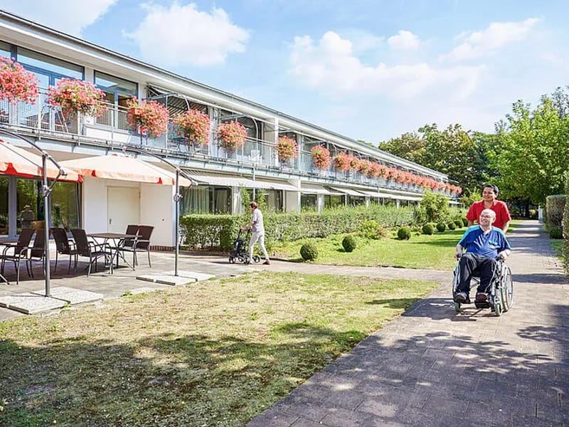 Alloheim Seniorenzentrum Grünhof im Park - Pflegeheim in Frankfurt, Hessen photo 3