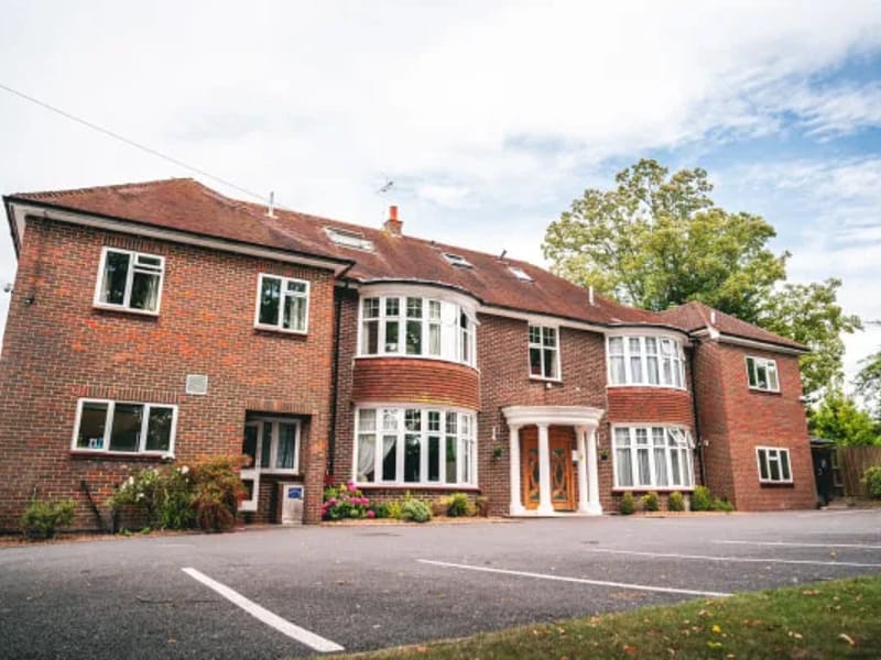 Leighton House Private Nursing Home - Nursing Home in Epsom, England photo 4