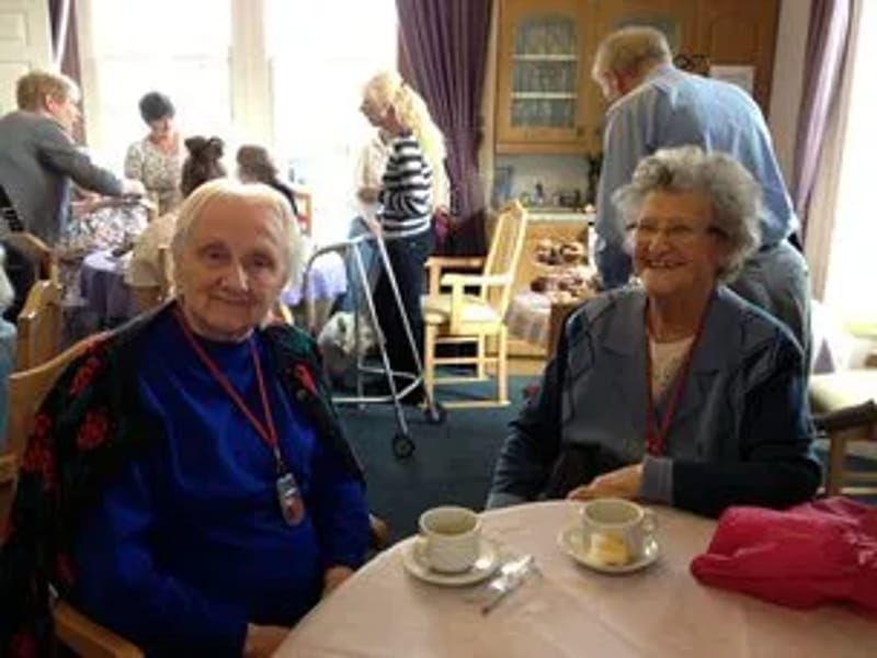 Cleeve Lodge Care Home in Bristol, England photo 1