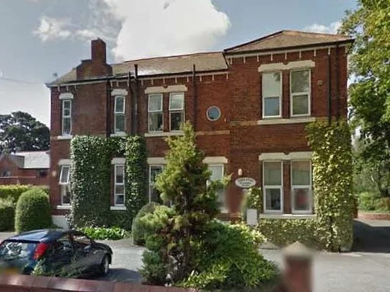 Oaklands Residential Home in Leeds, England photo 1