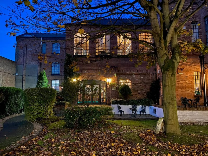 Burger Court - Assisted Living in Bradford, England photo 2