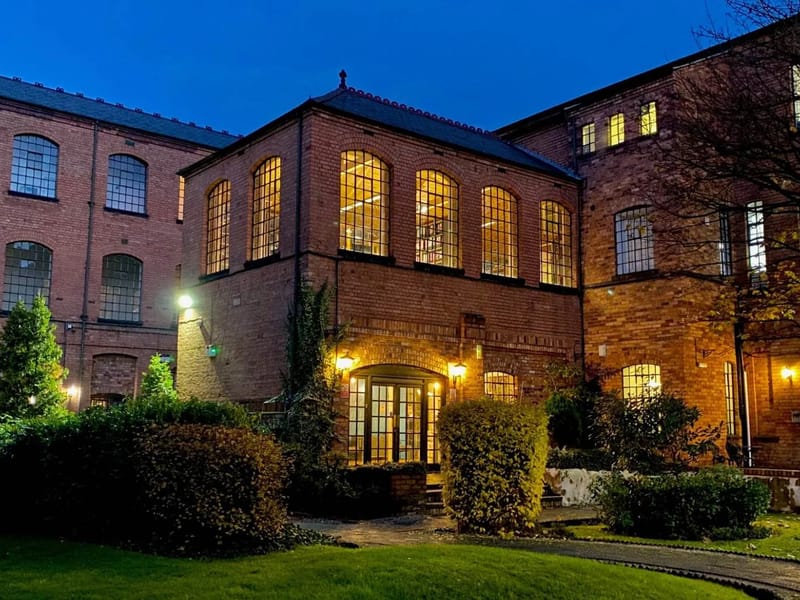 Burger Court - Assisted Living in Bradford, England photo 3