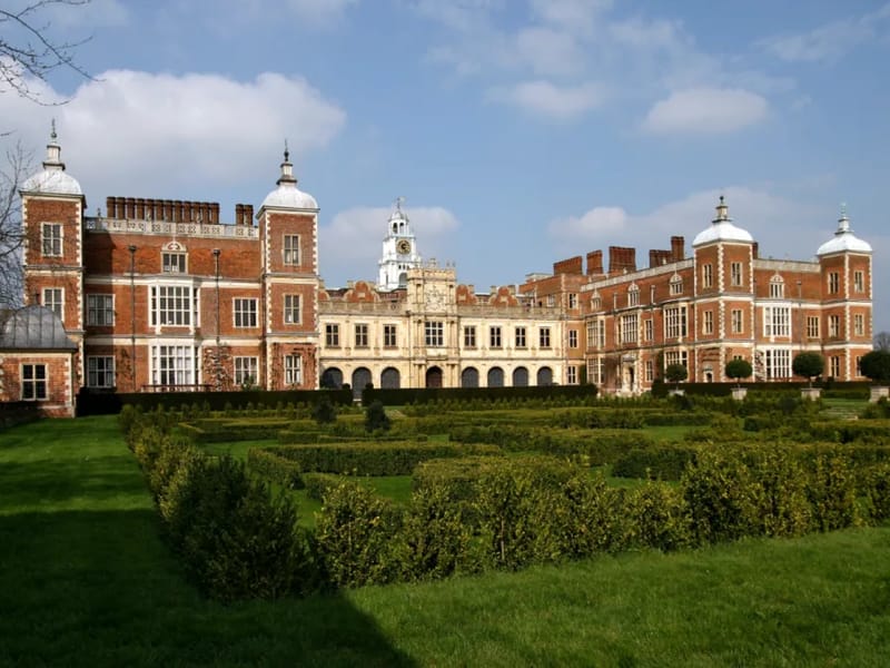 Howe Dell Manor - Nursing Home in Hatfield, England photo 1