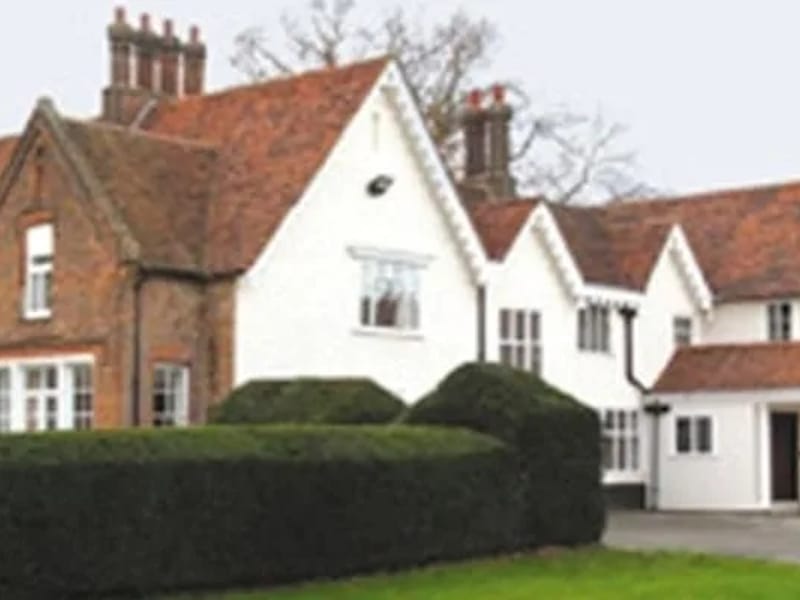 Howe Dell Manor - Nursing Home in Hatfield, England photo 2