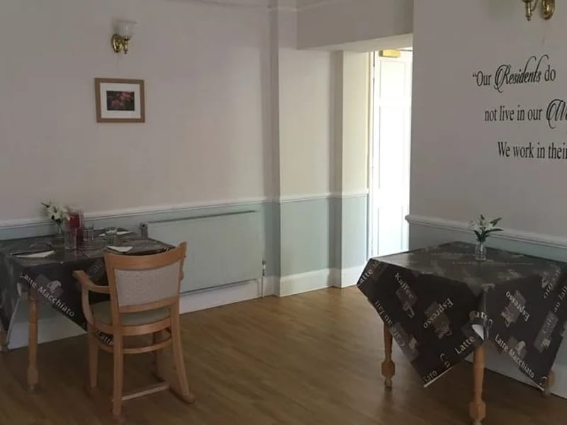 Hazelwood Gardens Nursing Home in Bristol, England photo 2