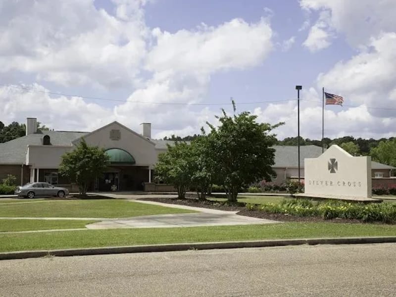 Silver Cross Health & Rehab - Nursing Home in Brookhaven, MS photo 2
