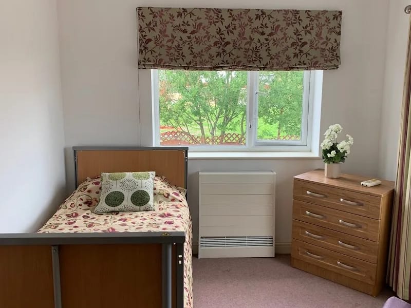 Woodheath Care Home - Nursing Home in Wirral, England photo 4