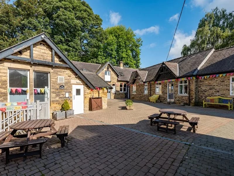 Kirkside Lodge in Leeds, England photo 2