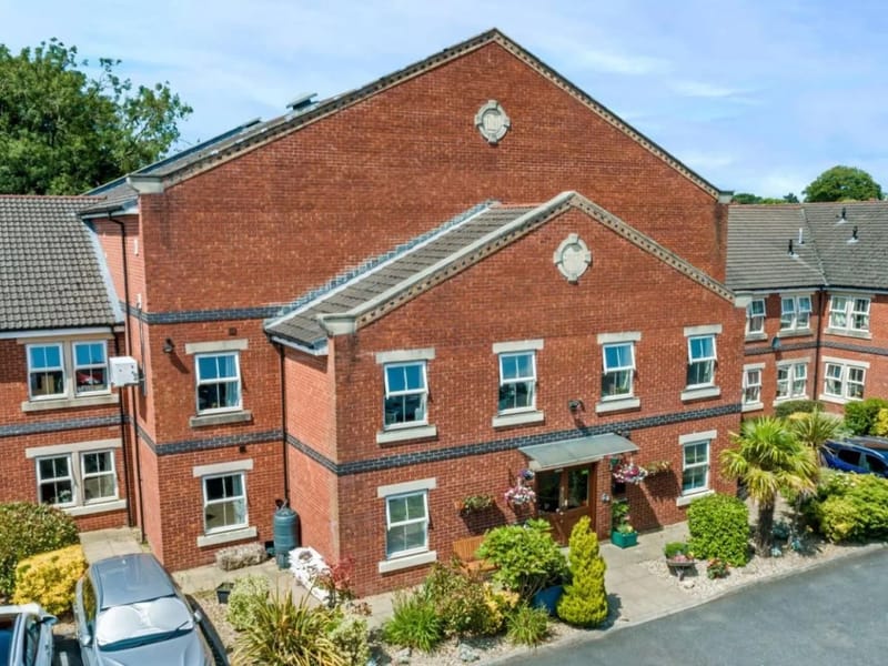 Penwortham Grange and Lodge - Nursing Home in Preston, England photo 2