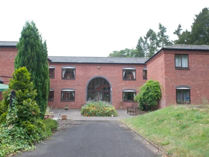 Prestwood Coach House - Assisted Living in Stourbridge, England photo 2