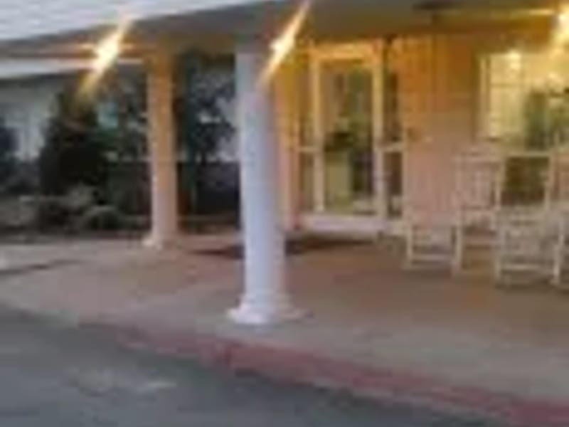 Chandler Therapy & Living Center LLC — Nursing Home, Chandler, OK · photo 2