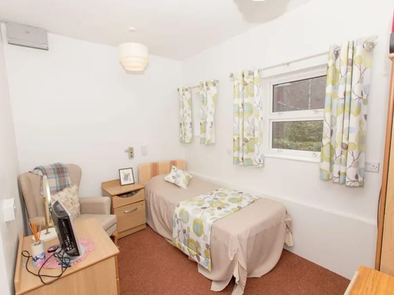The Lilacs Residential Home - Nursing Home in Exeter, England photo 3