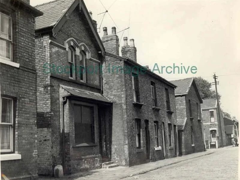 Bowerfield Court - Assisted Living in Stockport, England photo 2