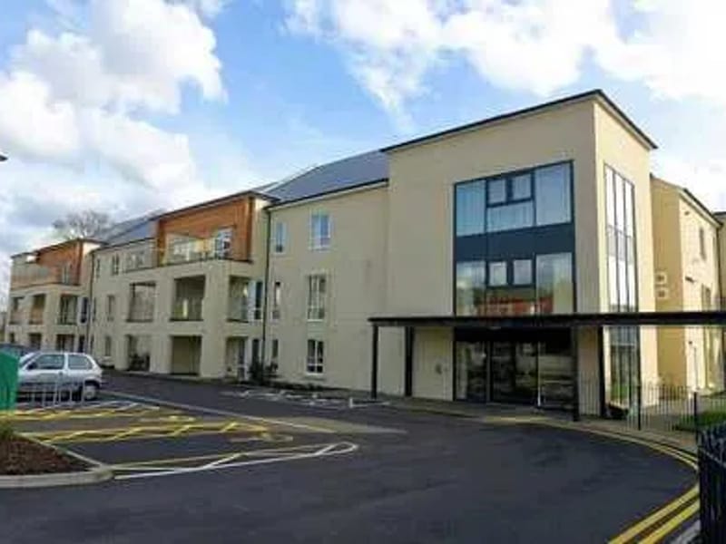 Oak Way House in Bedford, England photo 1