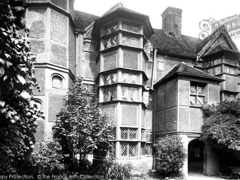 Rochester House in Rochester, England photo 2